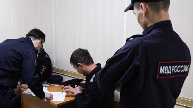 Число депортированных из России иностранцев в 2025 году сократилось на четверть