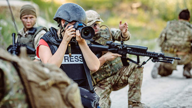 "Вот таких, как ты, убивать надо": На русских военкоров объявили охоту за доллары