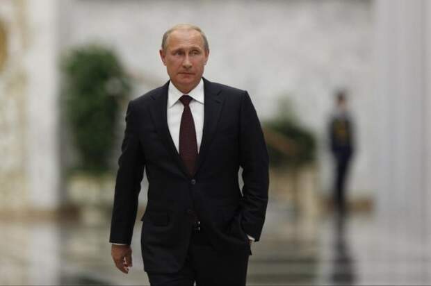 Школа КГБ: западные СМИ раскрыли тайну необычной походки Владимира Путина Школа КГБ: западные СМИ раскрыли тайну необычной походки Владимира Путина