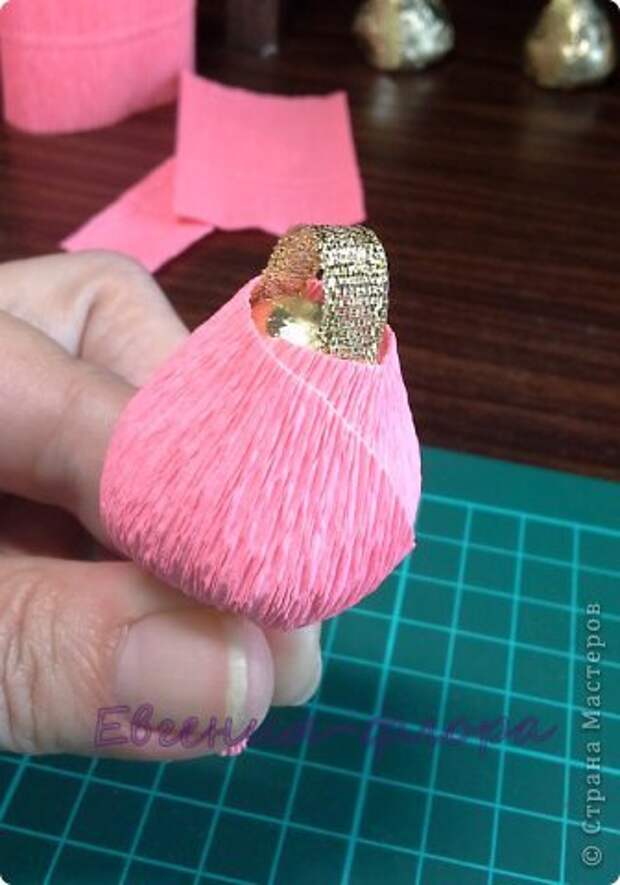 Мастер-класс Свит-дизайн Бумагопластика   дцать первый МК по розе Бумага гофрированная фото 13