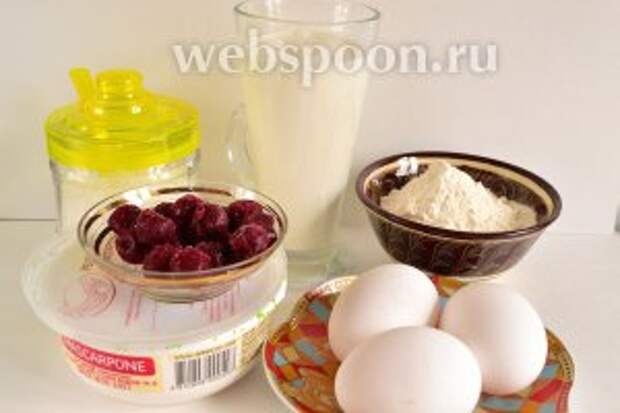 Для приготовления этого вкусного тортика понадобятся вишня замороженная (без косточек), яйца, мука, сахар, сливки 33%, соль, вишневый сироп и шоколад. Один раз пробовала делать с 20% сливками, когда под рукой были только такие, тоже неплохо, только крем совсем нежный получается.