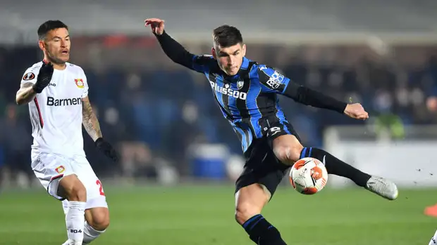 "Аталанта" обыграла "Байер" в матче 1/8 финала ЛЕ благодаря голу Малиновского