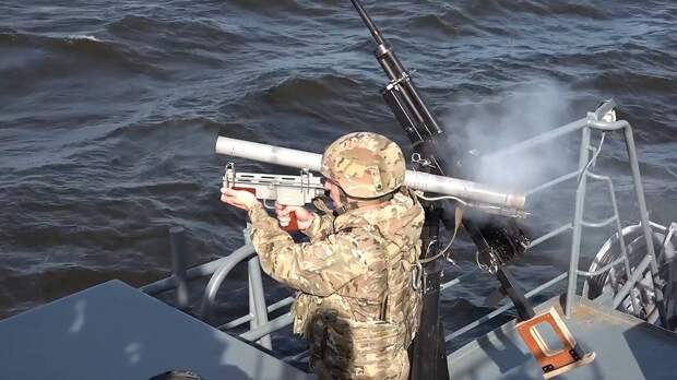 «Война на море вышла на новый уровень». Бывший боец «Вагнера» рассказал, чего не хватает для защиты российских портов от атак…