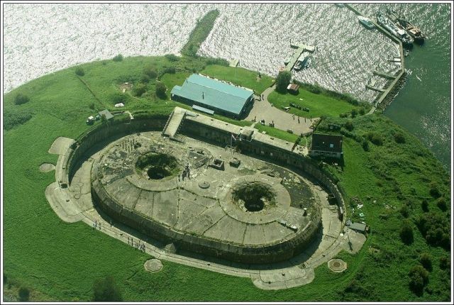 10 самых впечатляющих морских фортов (20 фото)