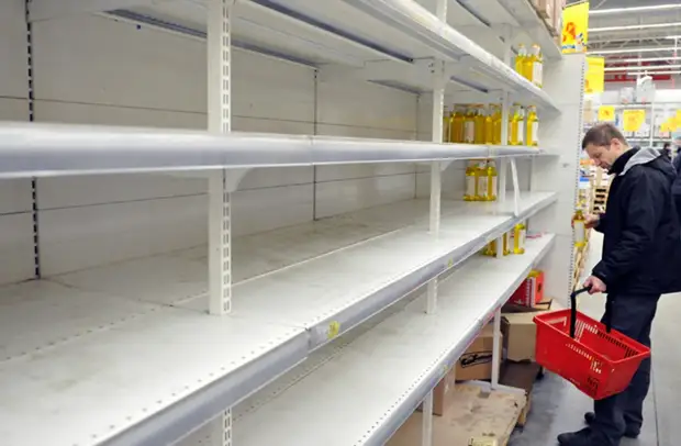 Экономист Баженов объяснил, грозит ли России дефицит товаров