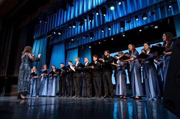 Более 600 человек приняли участие в фестивале «Поёт молодёжь России»