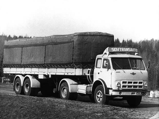 Все началось в середине 60х, были созданы два филиала, в Москве и Ленинграде, перевозки осуществлялись на МАЗах и Skodaх. Совтрансавто, грузоперевозки, логистика, перевозки, ссср