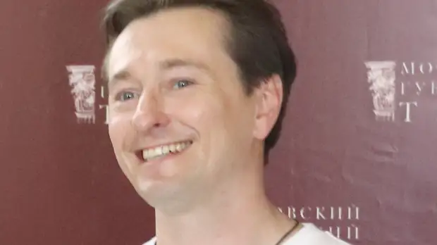 Безруков призвал россиян оставаться людьми на фоне ситуации на Украине