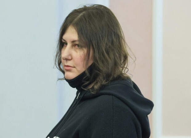 «Это незаконно…»: Полина Лурье не может попасть в отсуженную у Ларисы Долиной квартиру
