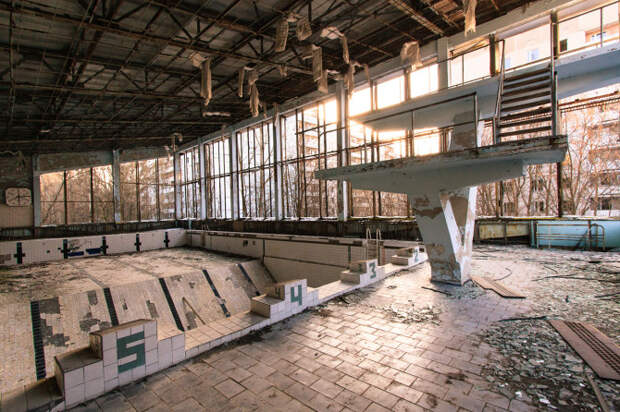 13 городов-призраков со всего мира, у каждого из которого своя жуткая история. 13 городов-призраков со всего мира, у каждого из которого своя жуткая история.