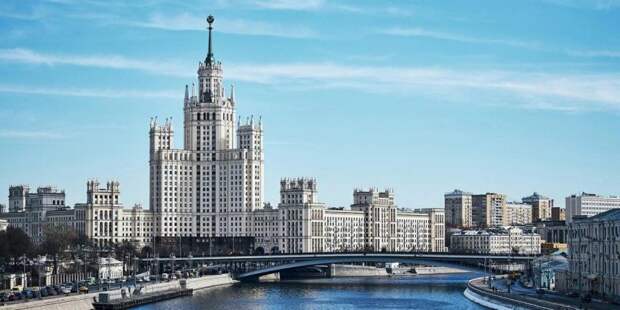 Собянин призвал москвичей соблюдать дистанцию в общественных местах. Фото: mos.ru