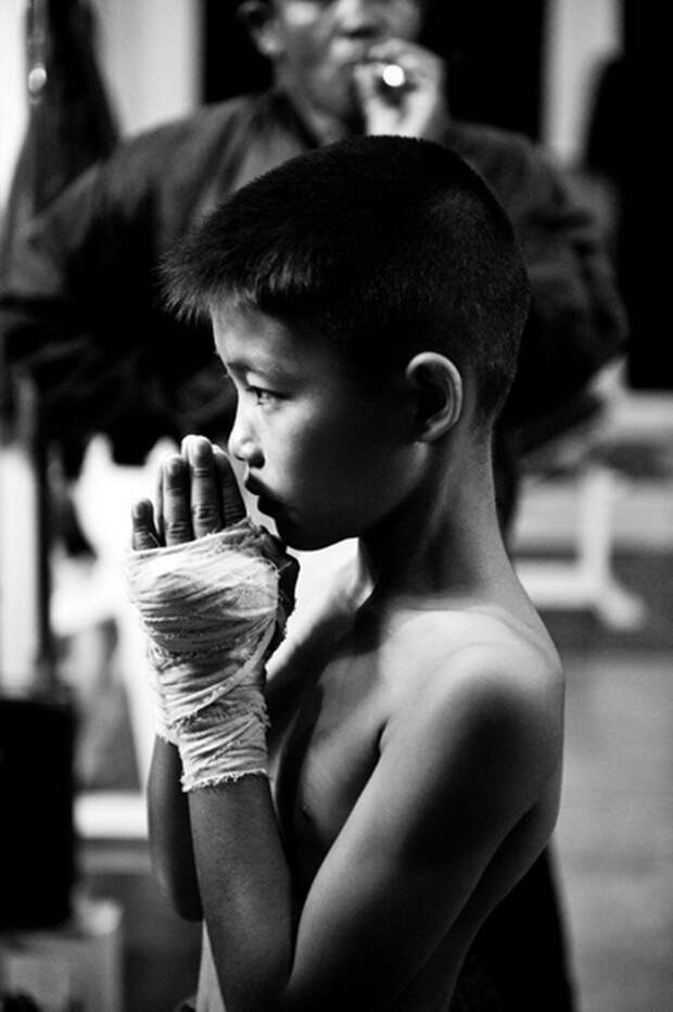 Дети на ринге: развлечение для туристов и источник дохода для многих тайцев