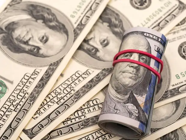 Курс доллара опустился до 95 рублей из-за решения России продавать газ за рубли