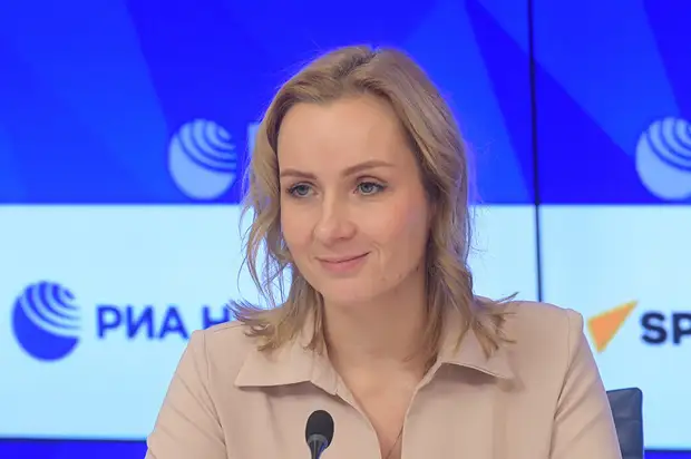 Детский омбудсмен навестила приемную семью с детьми из ДНР