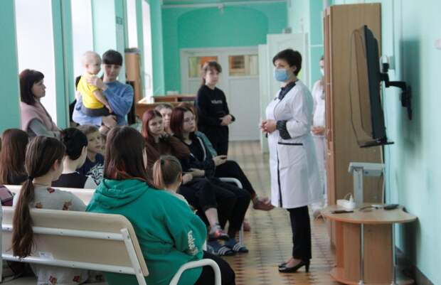 В Твери проходящие лечение дети получили подарки