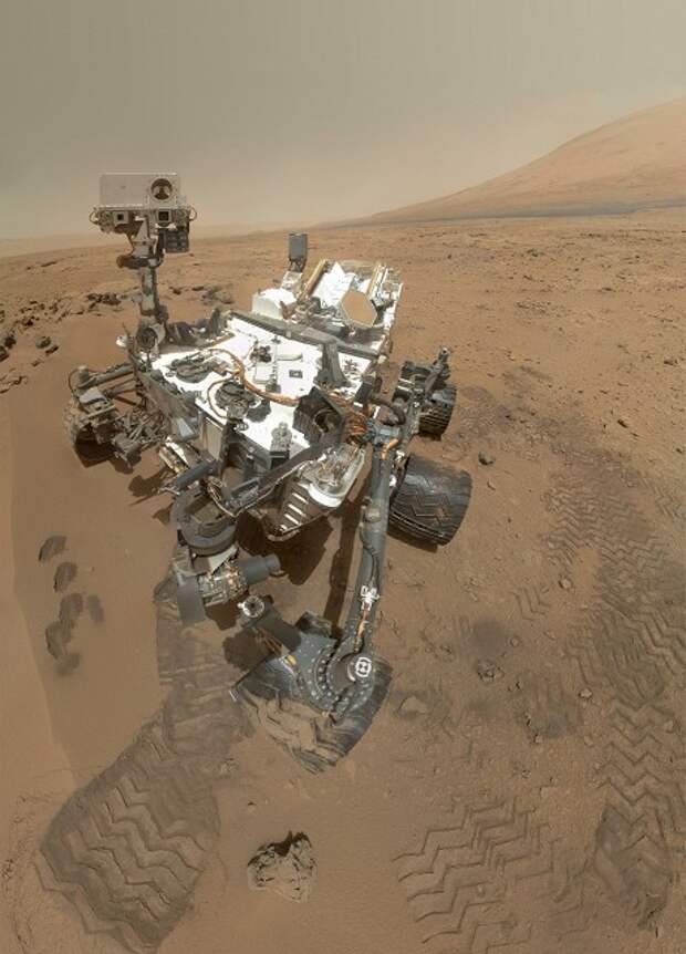 Два года назад марсоход NASA Curiosity совершил посадку в районе марсианского кратера Гейл, в котором хорошо просматриваются глубинные слои марсианского…