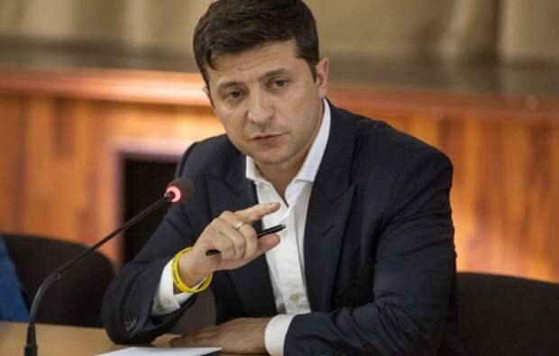 Зеленскому порекомендовали сделать 3 шага для спасения Украины