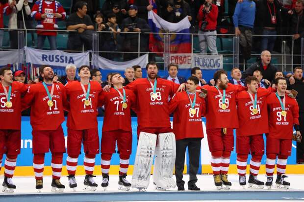 Олимпийских чемпионов по хоккею накажут за исполнение гимна России