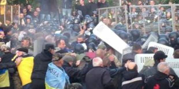 Депутат Рады заявил, что полиция захватила нескольких участников протестов