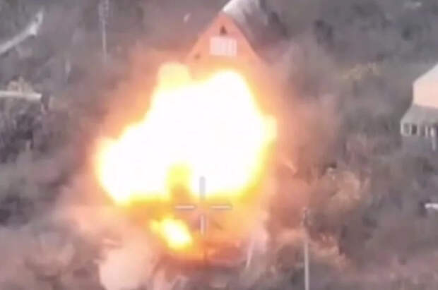 Уничтожение пункта дислокации ВСУ в Сумской области сняли с дрона