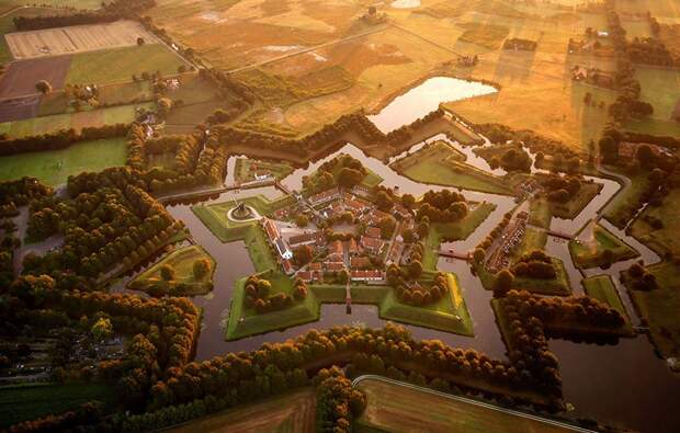 Крепость Буртанж, Нидерланды