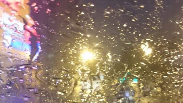 Москву будет заливать еще минимум сутки с перерывами на ураган — эксперт