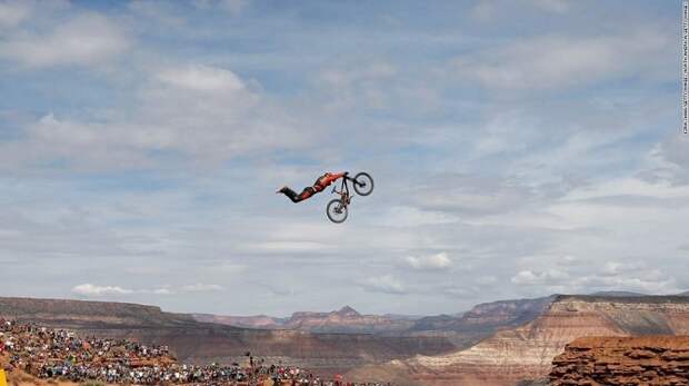 Самое опасное соревнование по фрирайду Red Bull Rampage 2015