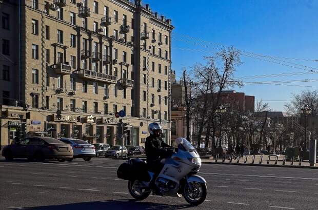 ID: 10625052 Дата съемки: 02.04.2015 Описание: Россия. Москва. Вид на магазин "Армения" на Пушкинской площади. Сергей Фадеичев/ТАСС