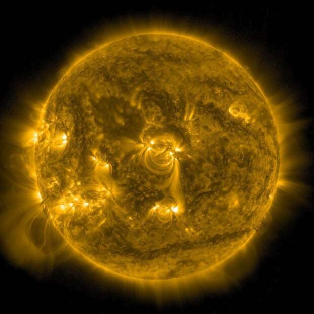 Вспышка на Солнце и затяжная магнитная буря одновременно! Флэш-рояль для метеозависимых