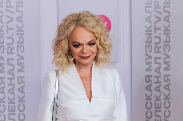 Адвокат Долиной назвала фейком сообщения о планах взыскать деньги за ЖКУ с Лурье