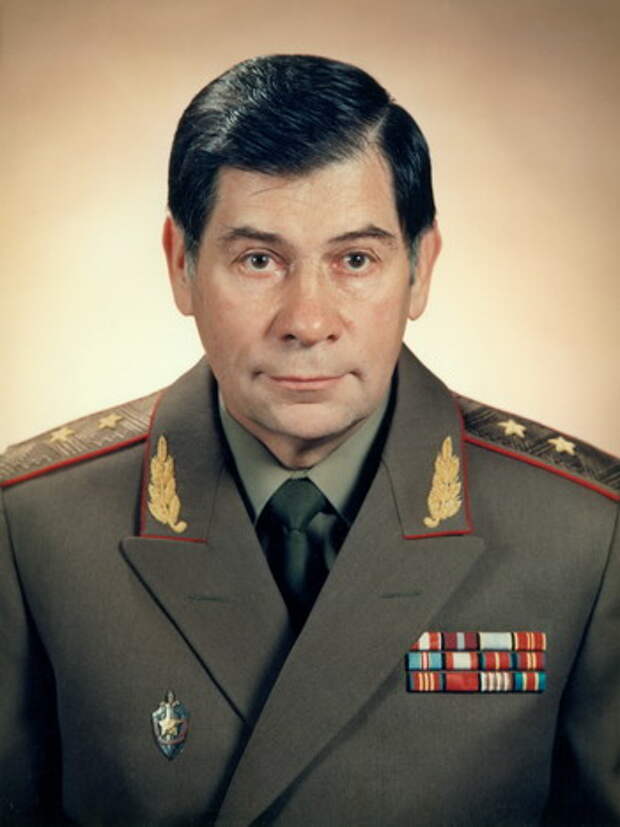 https://upload.wikimedia.org/wikipedia/ru/a/a0/%D0%A8%D0%B5%D0%B1%D0%B0%D1%80%D1%88%D0%B8%D0%BD_%D0%9B%D0%B5%D0%BE%D0%BD%D0%B8%D0%B4_%D0%92%D0%BB%D0%B0%D0%B4%D0%B8%D0%BC%D0%B8%D1%80%D0%BE%D0%B2%D0%B8%D1%87.jpg