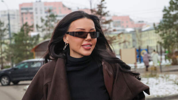 Разведенная Оксана Самойлова показала себя в купальнике «с проветриванием»