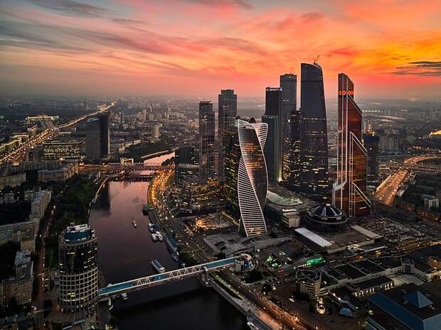 Эксперты: по уровню экономического развития российская провинция догонит Москву только через 100 лет