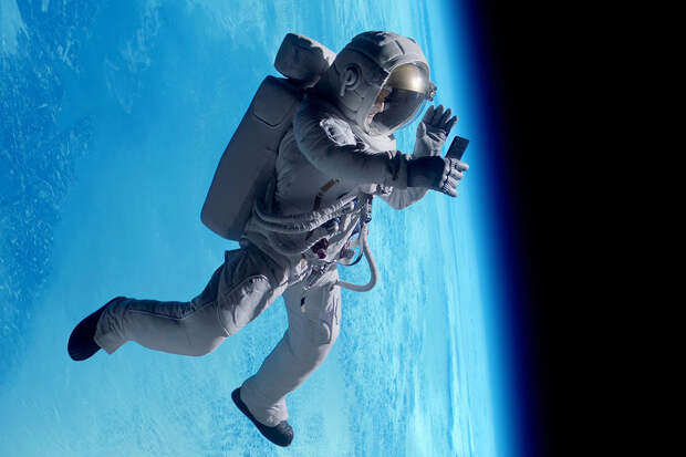 «Поехали!» Открытки с Днем космонавтики: 140+ картинок и поздравлений на 65-летие первого полета