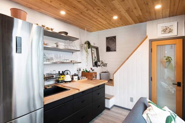 Кухня получилась функциональной и современной (Galiano 100, Ванкувер). | Фото: dwell.com.