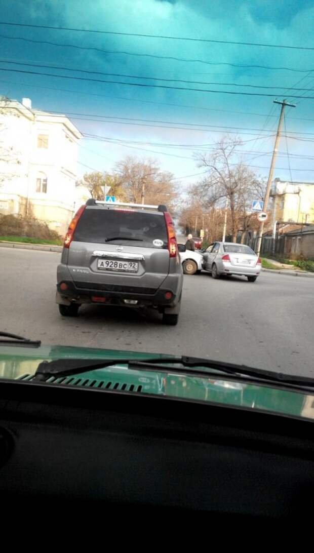 Лента ДТП в Севастополе: понедельник - день тяжёлый! (фото)