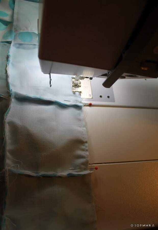 процесс шитья лоскутного одеяла