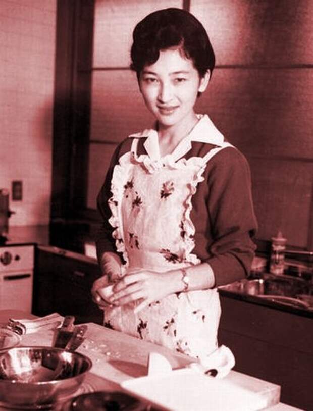 Японские домохозяйки. Японские домохозяйки видео. Японки домохозяева женщины. Корейская домохозяйка. Корейская домохозяйка.