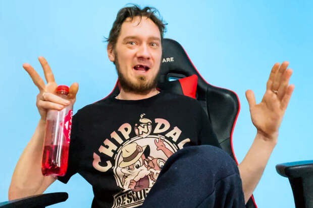 «Жалкое зрелище» Один из первых блогеров YouTube был грозой школьников. Как он утратил славу и стал изгоем?