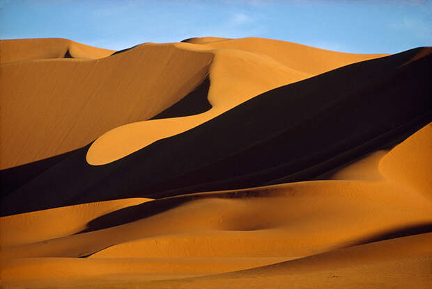 39. Скульптурные дюны пустыни Сахара, сформированные ветром. Алжир, 1973 national geographic, история, природа, фотография