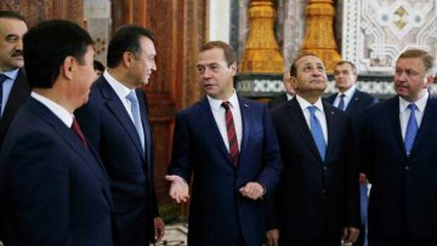 Премьер-министр РФ Д.Медведев принимает участие в заседании Совета глав правительств СНГ в Душанбе