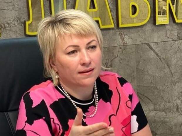 Надежда Колосова наорала на своих работников из-за дешевого подарка