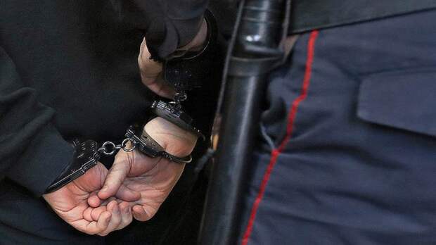 Полицейский патруль задержал на Подольской молодого вора-рецидивиста