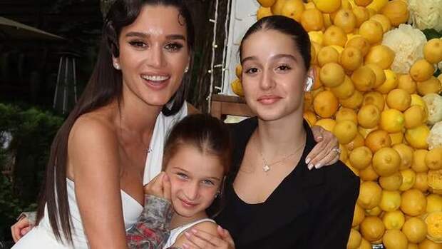 «Что, натуральная, что ли?!»: Мать Ксении Бородиной пришла в ужас от подарка для внучки