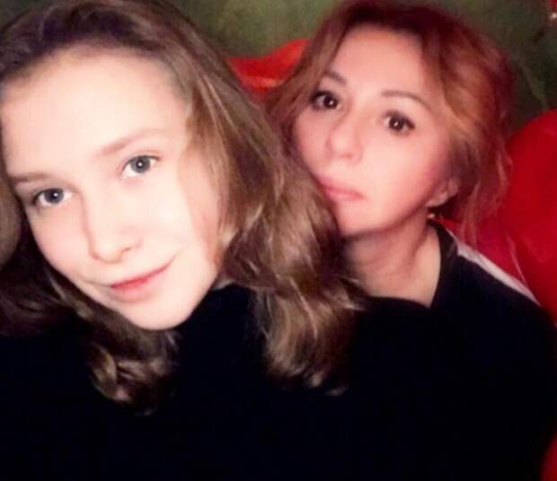 Спортсменка, умница и просто красавица: дочь Алены Апиной рассказала об отношениях с мамой и о планах на будущее