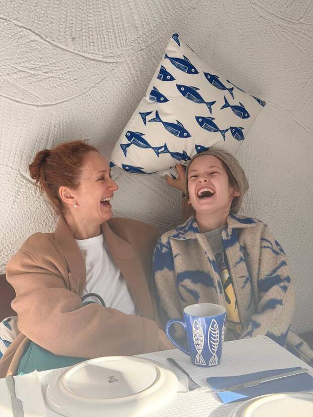 «Мой ребёнок — потрясающий человек!»: Виктория Исакова показала фото с 10-летней дочерью