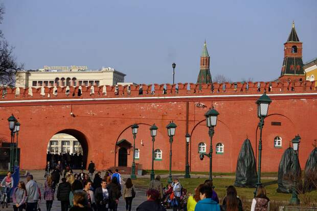 Троицкий мост кремля