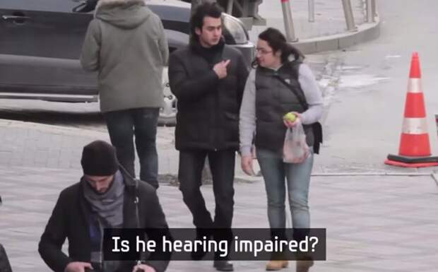 горожане учат язык жестов Турция 