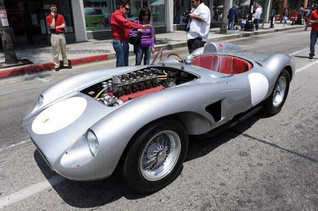 Слет обладателей автомобилей Ferrari в Колорадо (61 фото) Слет обладателей автомобилей Ferrari в Колорадо (61 фото)