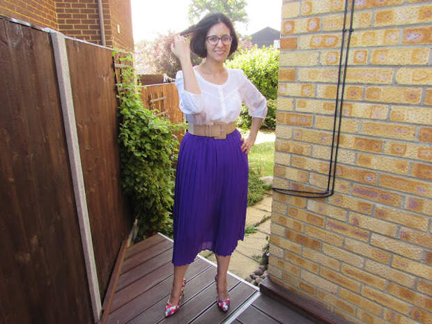 pleated skirt